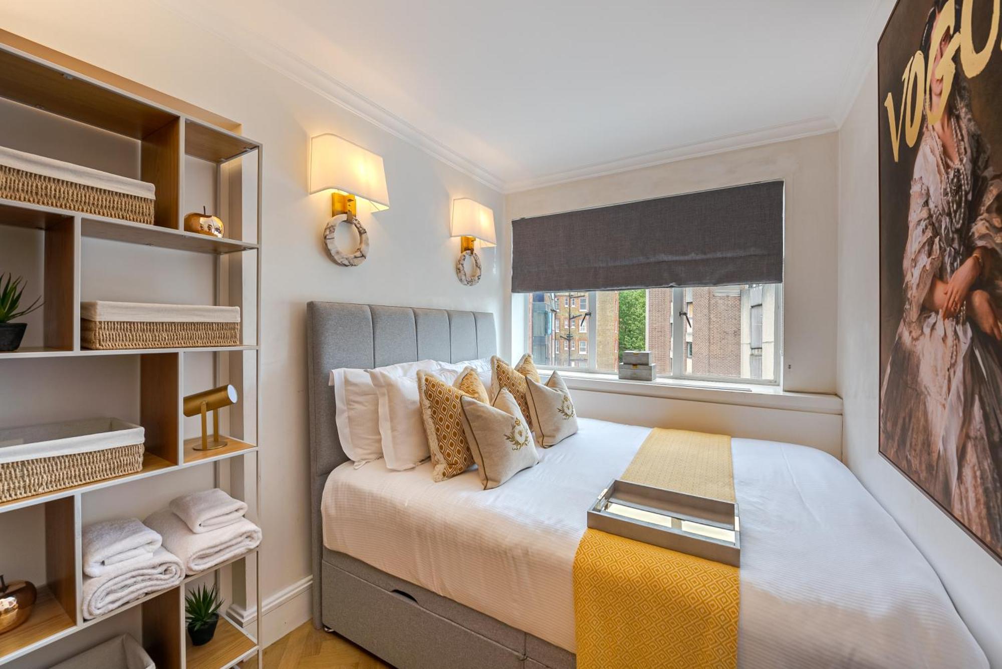 Modern Knightsbridge Apartment With Balcony Overlooking Harrods Prime Location London Bagian luar foto