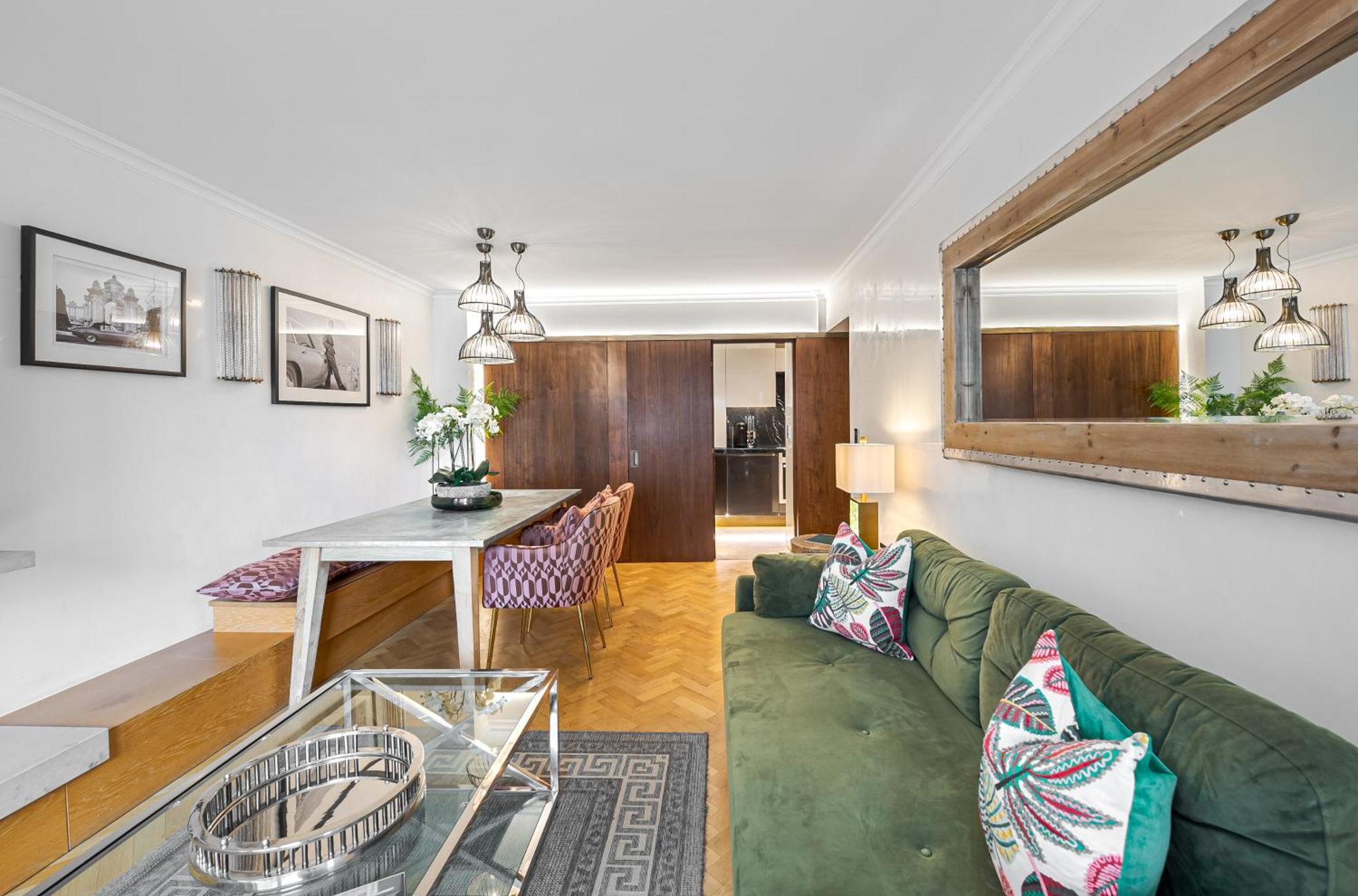 Modern Knightsbridge Apartment With Balcony Overlooking Harrods Prime Location London Bagian luar foto