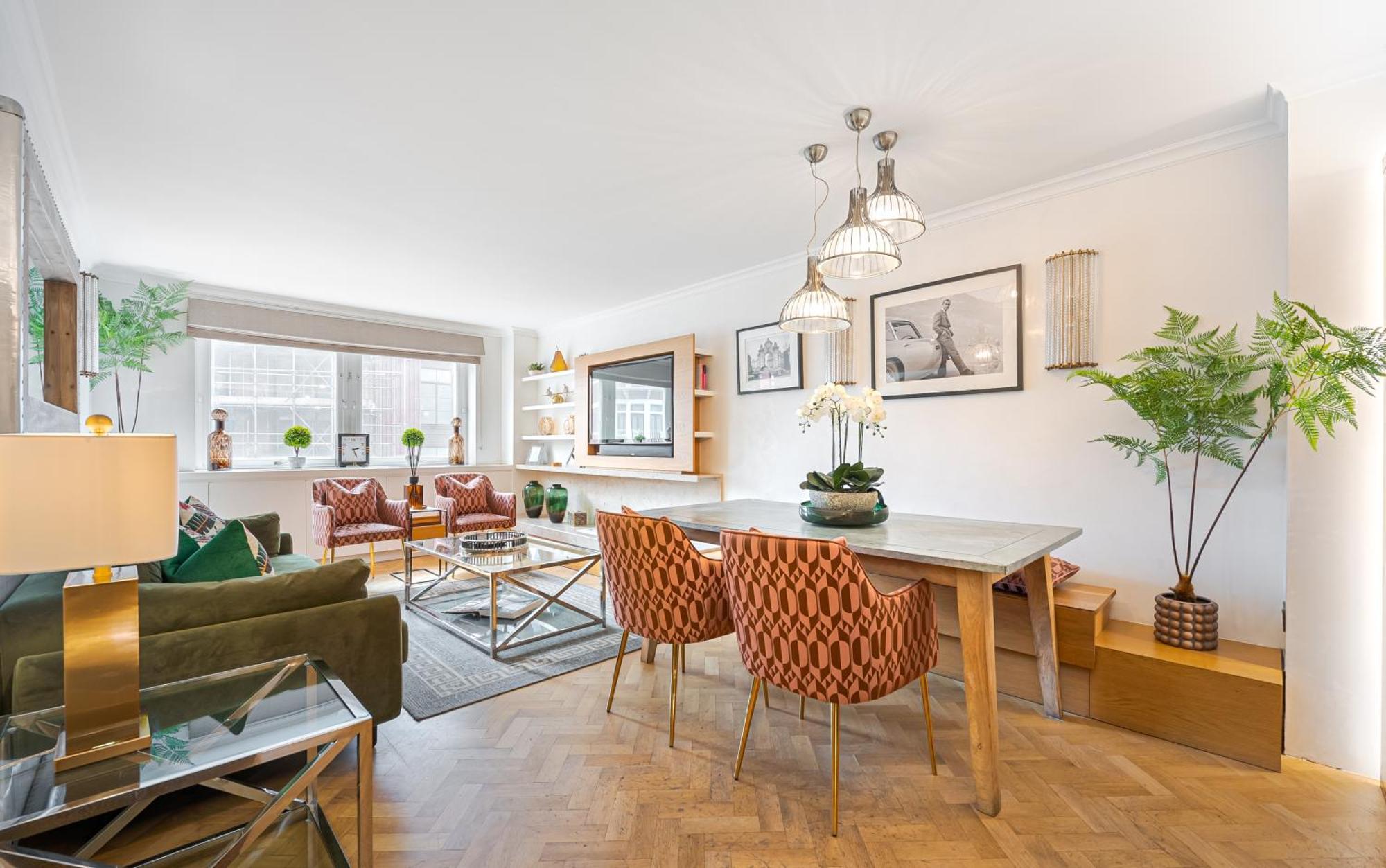 Modern Knightsbridge Apartment With Balcony Overlooking Harrods Prime Location London Bagian luar foto