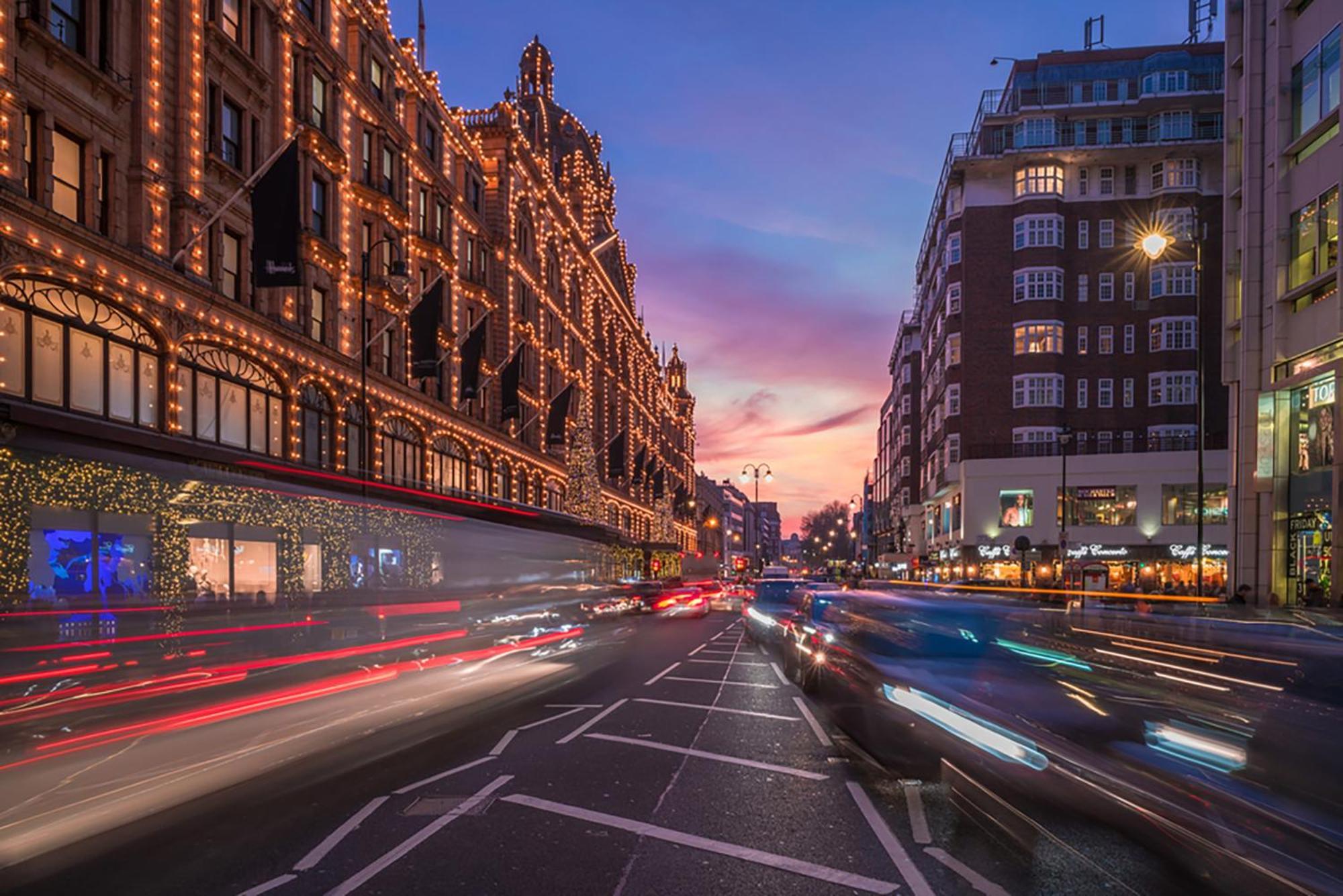 Modern Knightsbridge Apartment With Balcony Overlooking Harrods Prime Location London Bagian luar foto