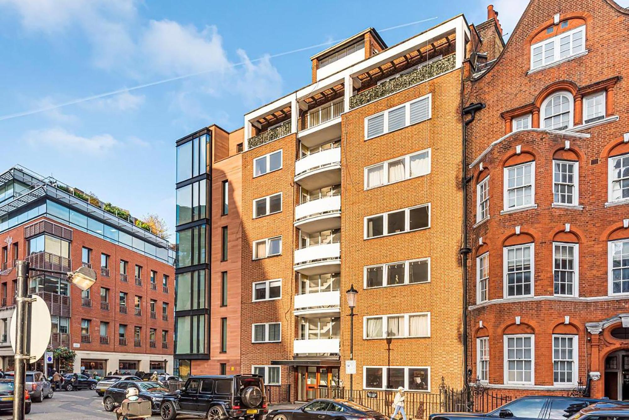 Modern Knightsbridge Apartment With Balcony Overlooking Harrods Prime Location London Bagian luar foto